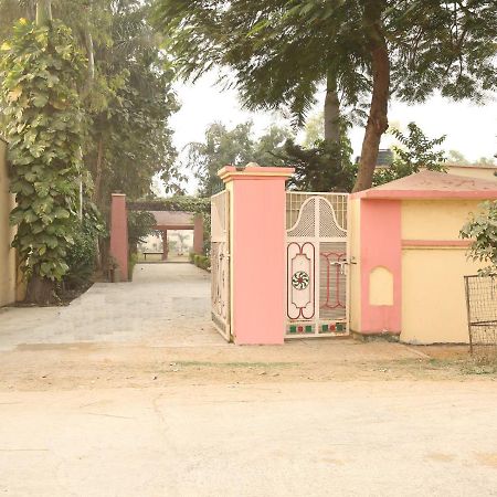 The Karnal Resort ภายนอก รูปภาพ