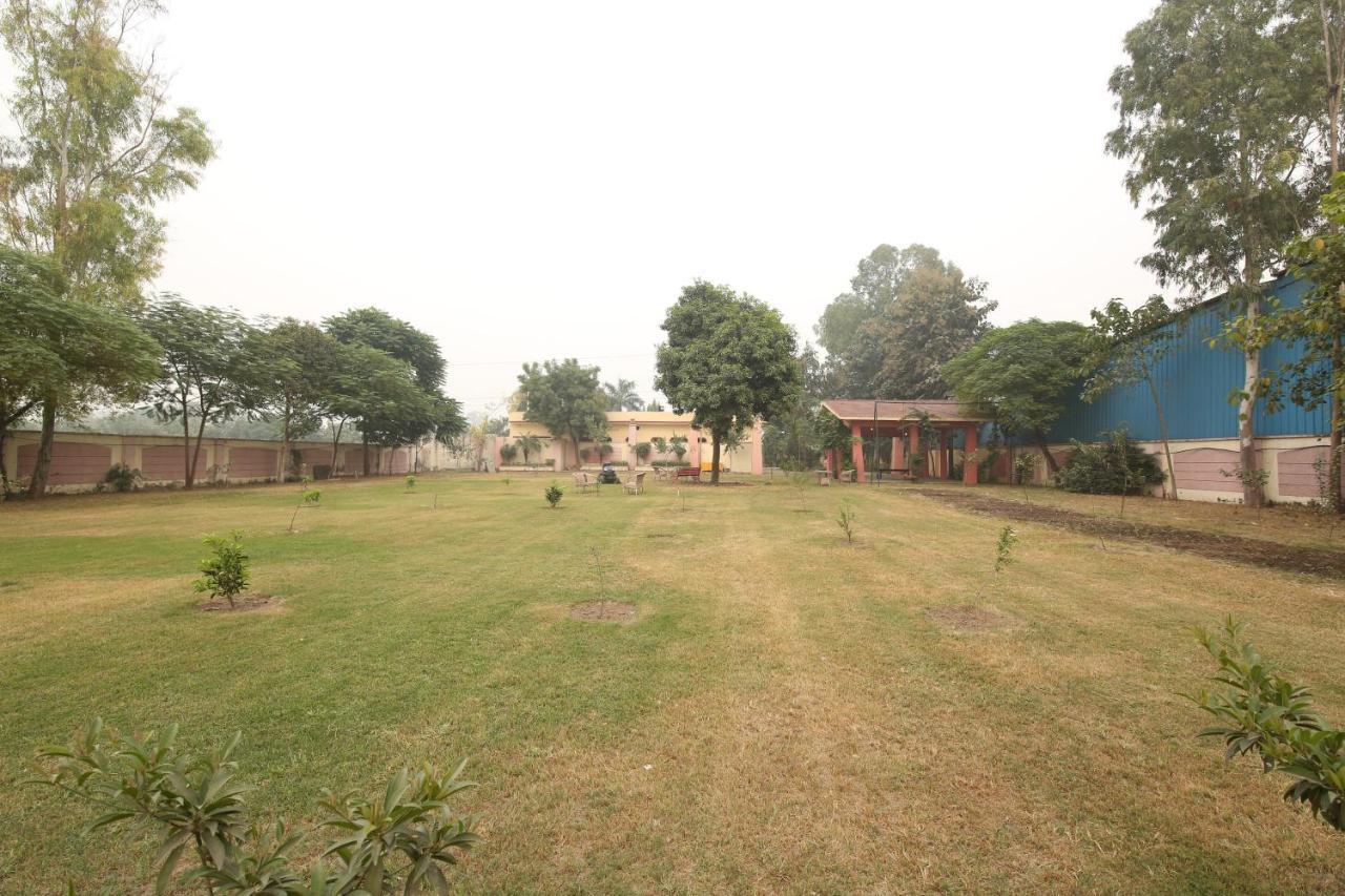 The Karnal Resort ภายนอก รูปภาพ