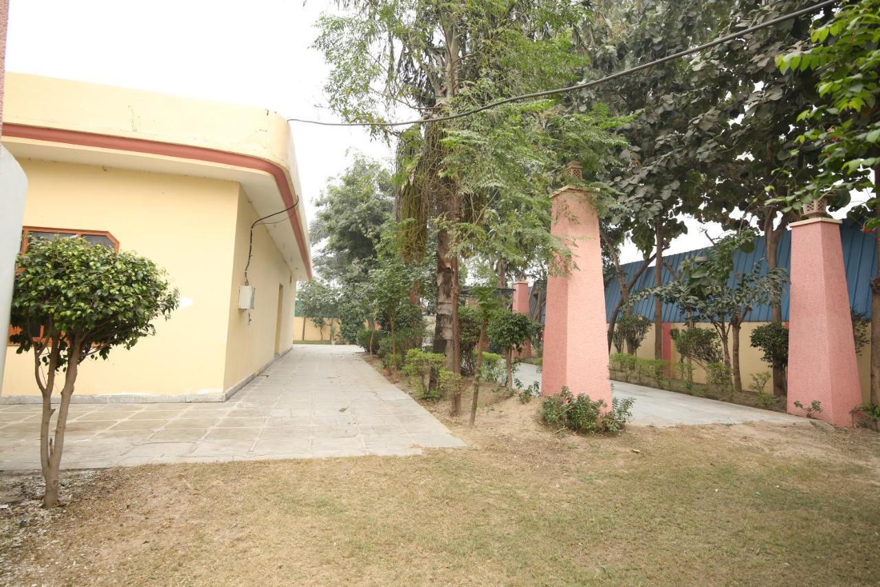 The Karnal Resort ภายนอก รูปภาพ